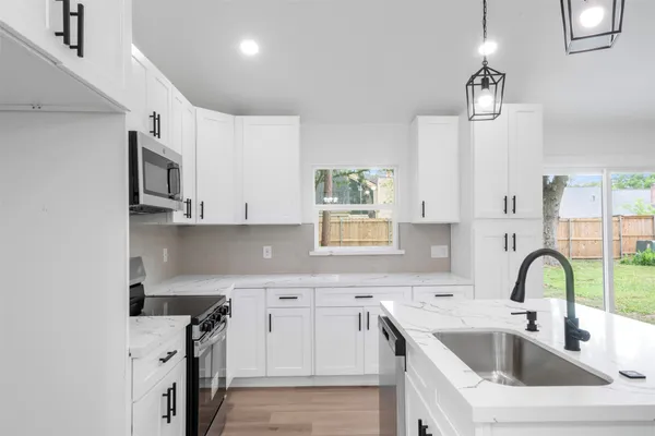 $349,990 | 16230 Dunmoor Drive, Houston, TX 77059