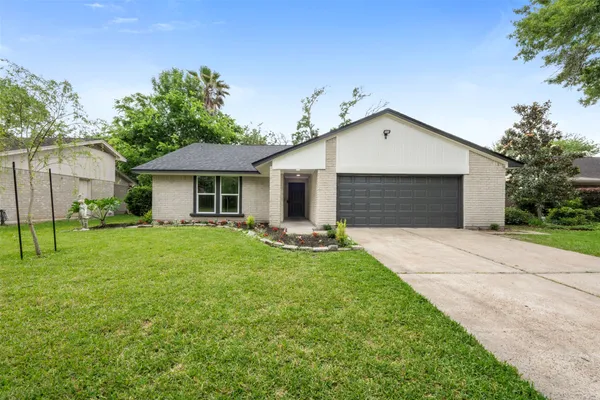 $349,990 | 16230 Dunmoor Drive, Houston, TX 77059