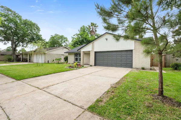 $349,990 | 16230 Dunmoor Drive, Houston, TX 77059
