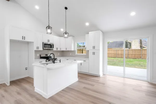 $349,990 | 16230 Dunmoor Drive, Houston, TX 77059