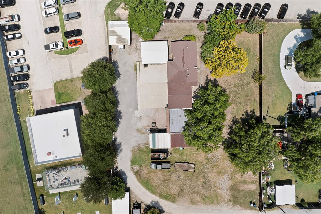 940 Rowlett Road Rowlett, TX 75088 - Photo 11 of 37 an aerial view of a house with swimming pool and garden
