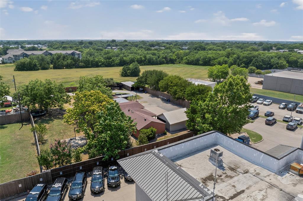 940 Rowlett Road Rowlett, TX 75088 - Photo 8 of 37 a view of a balcony with outdoor space