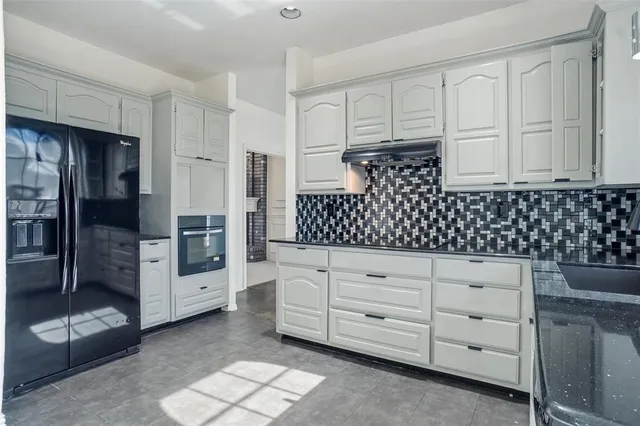 $2,600 | 2244 Tiffany Glenn Court, Bedford, TX 76021