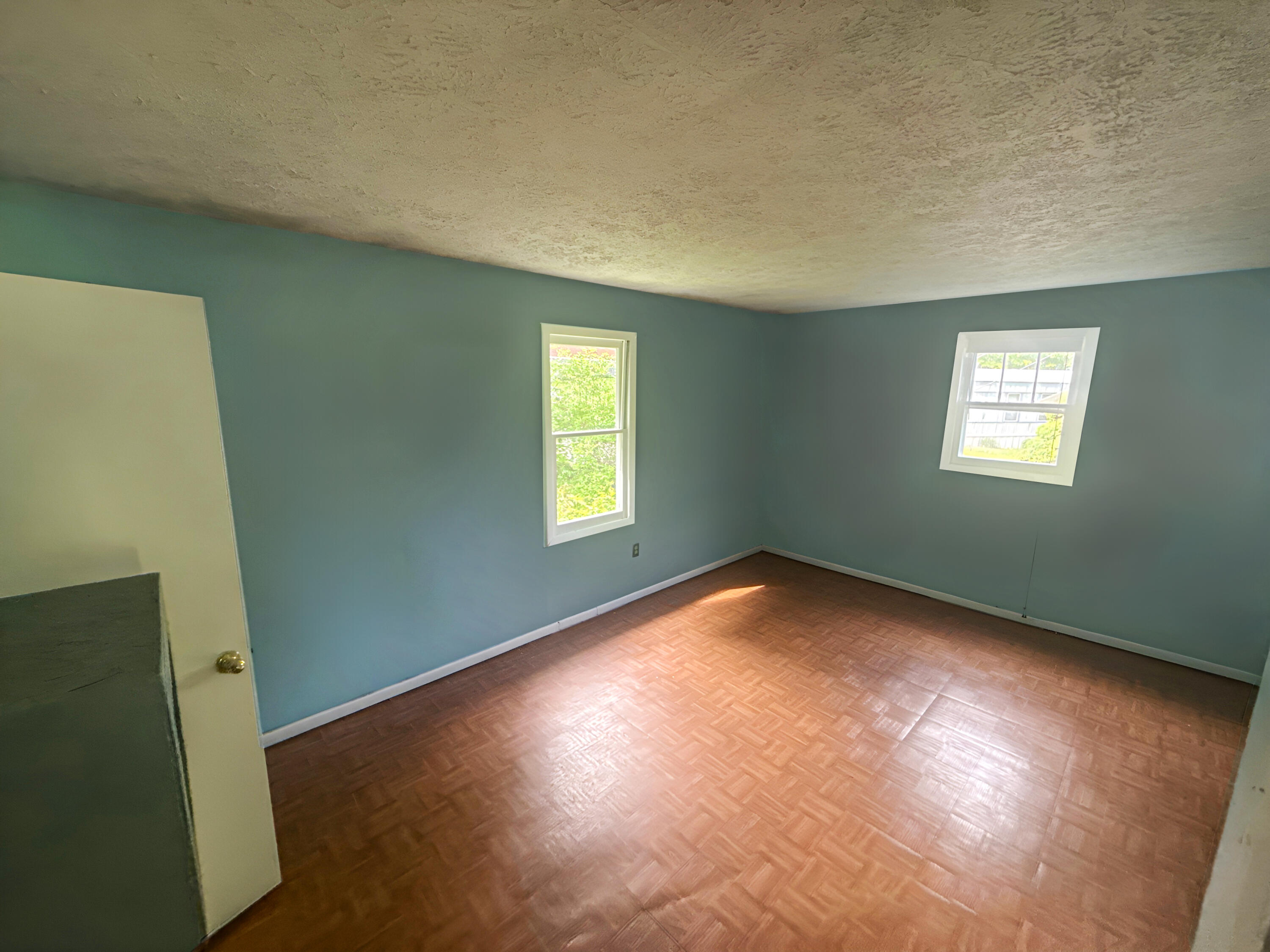 2101 Town Hl Road Jackson, KY 41339 - Photo 4 of 11 4-May 27 2026 09_42am-EFhQ