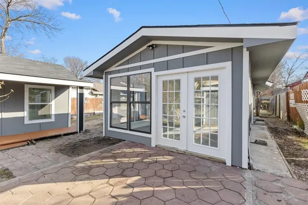 $3,000 | 2435 Sharon Street, Dallas, TX 75211
