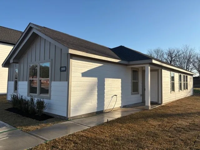 $249,000 | 1010 4th Street, Hempstead, TX 77445