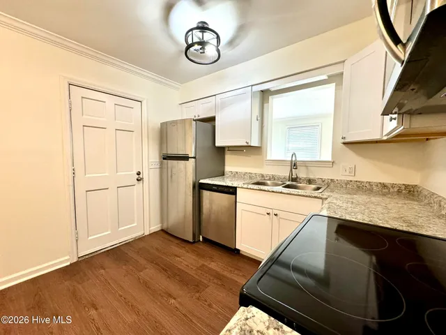 $2,195 | 214 Lancaster Road, Wilmington, NC 28409