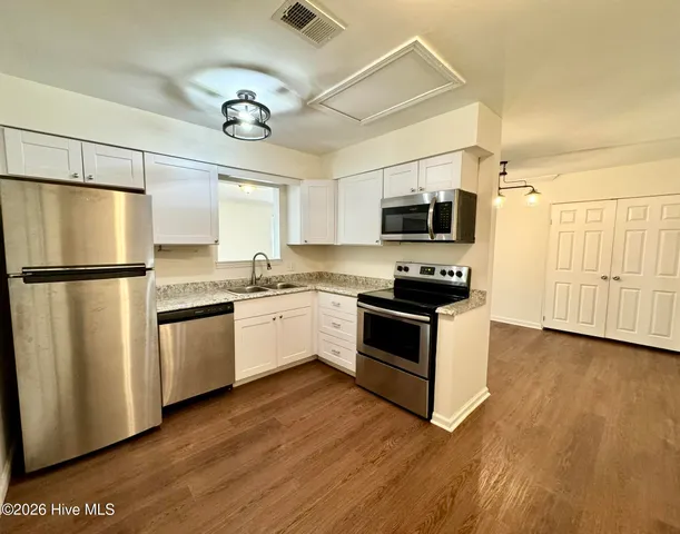 $2,195 | 214 Lancaster Road, Wilmington, NC 28409