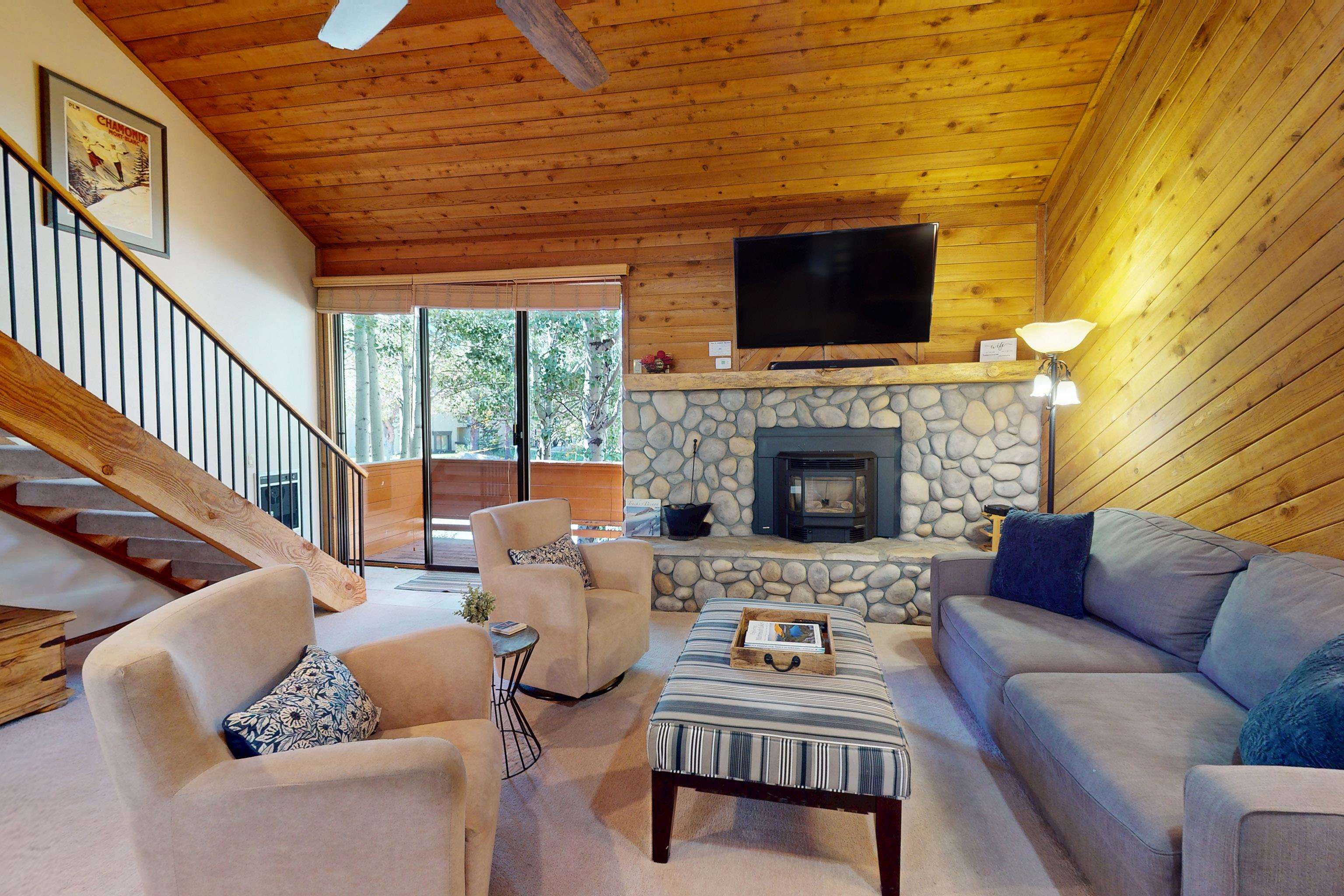 4710 Minaret Road, Unit 22 Mammoth Lakes, CA 93546 - Photo 2 of 32 Gallery Image 2