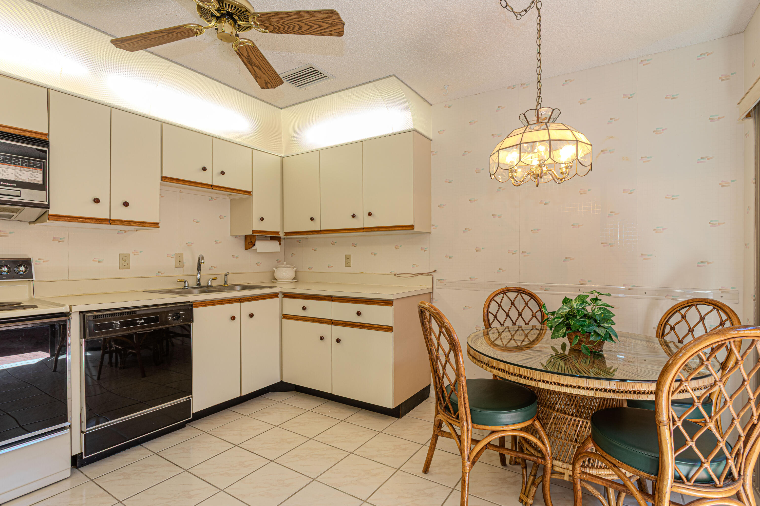 9160 Southwest 22nd Street, Unit C Boca Raton, FL 33428 - Photo 14 of 43 casa-15_1