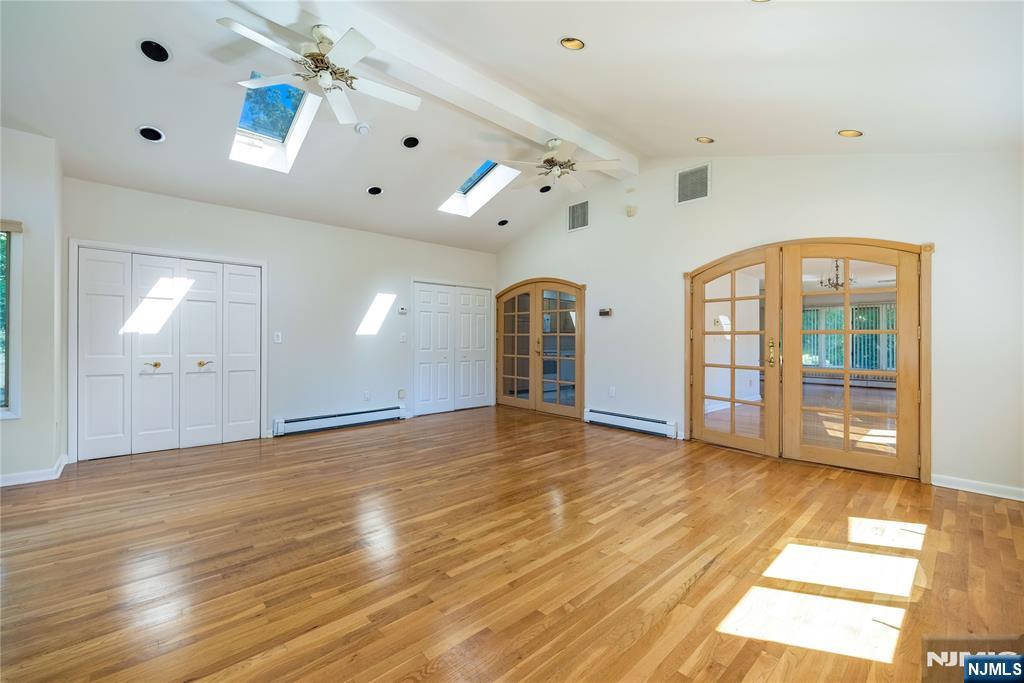 124 Pascack Road Washington Township, NJ 07676 - Photo 16 of 27 Gallery Image 16