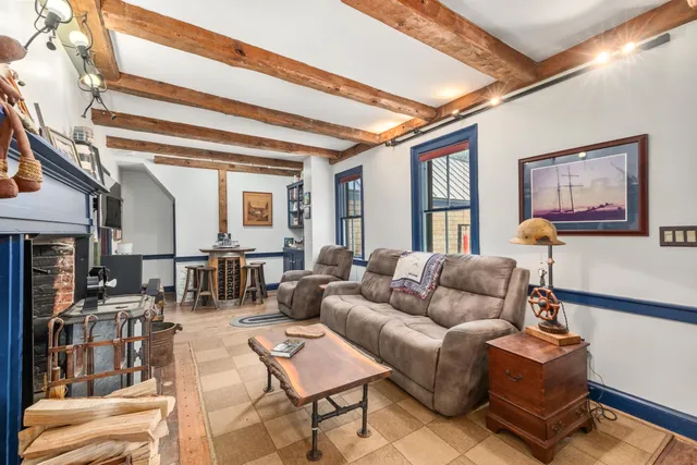 $950,000 | 935 Dutch Neck Road, Waldoboro, ME 04572