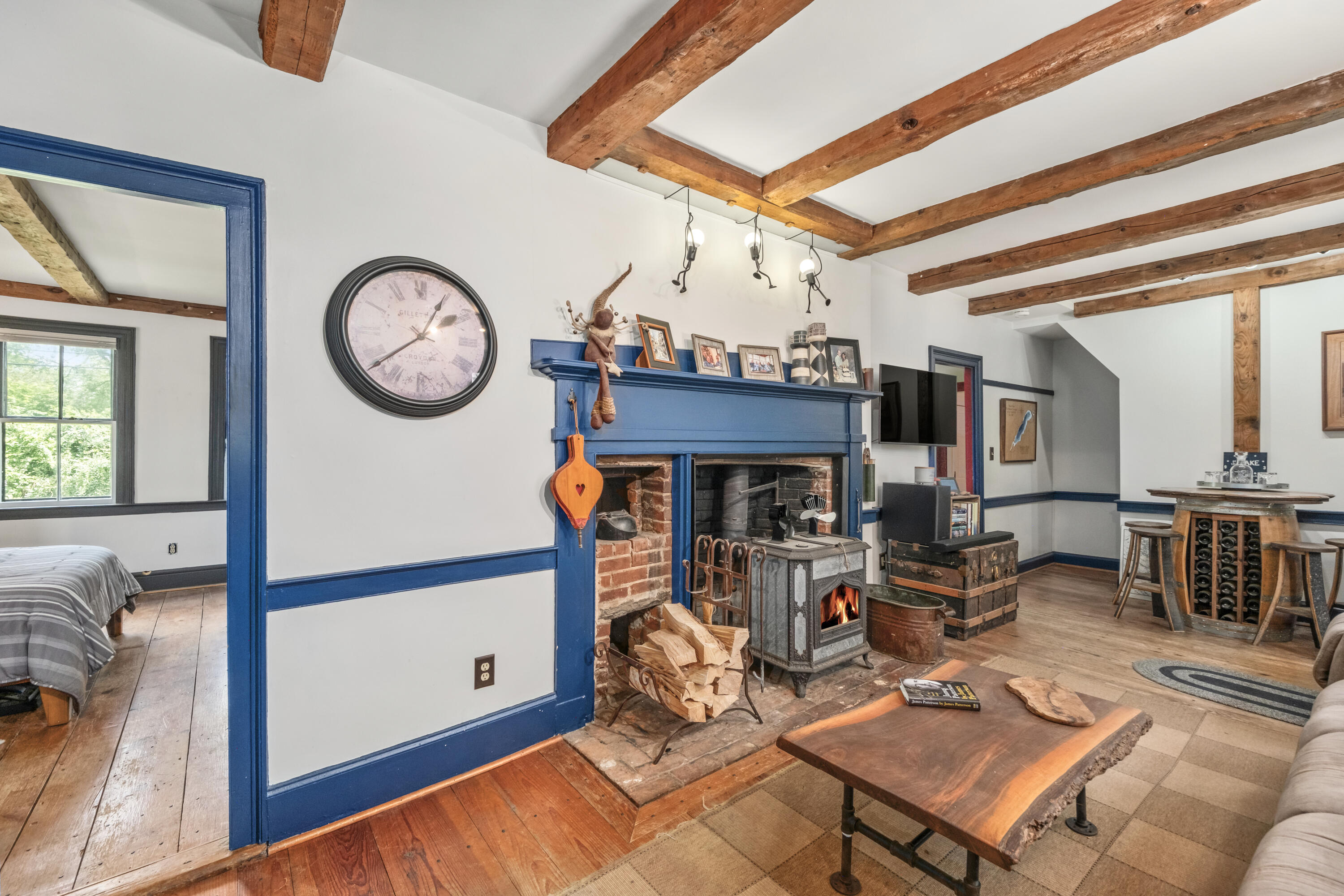 935 Dutch Neck Road Waldoboro, ME 04572 - Photo 24 of 78 Living Room