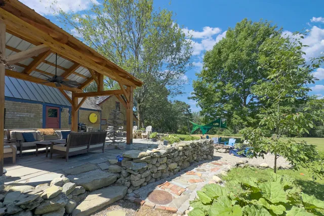 $950,000 | 935 Dutch Neck Road, Waldoboro, ME 04572