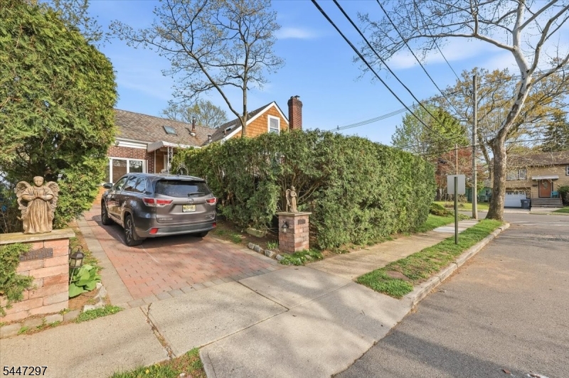 409 Tryon Avenue Englewood, NJ 07631 - Photo 3 of 20 Gallery Image 3