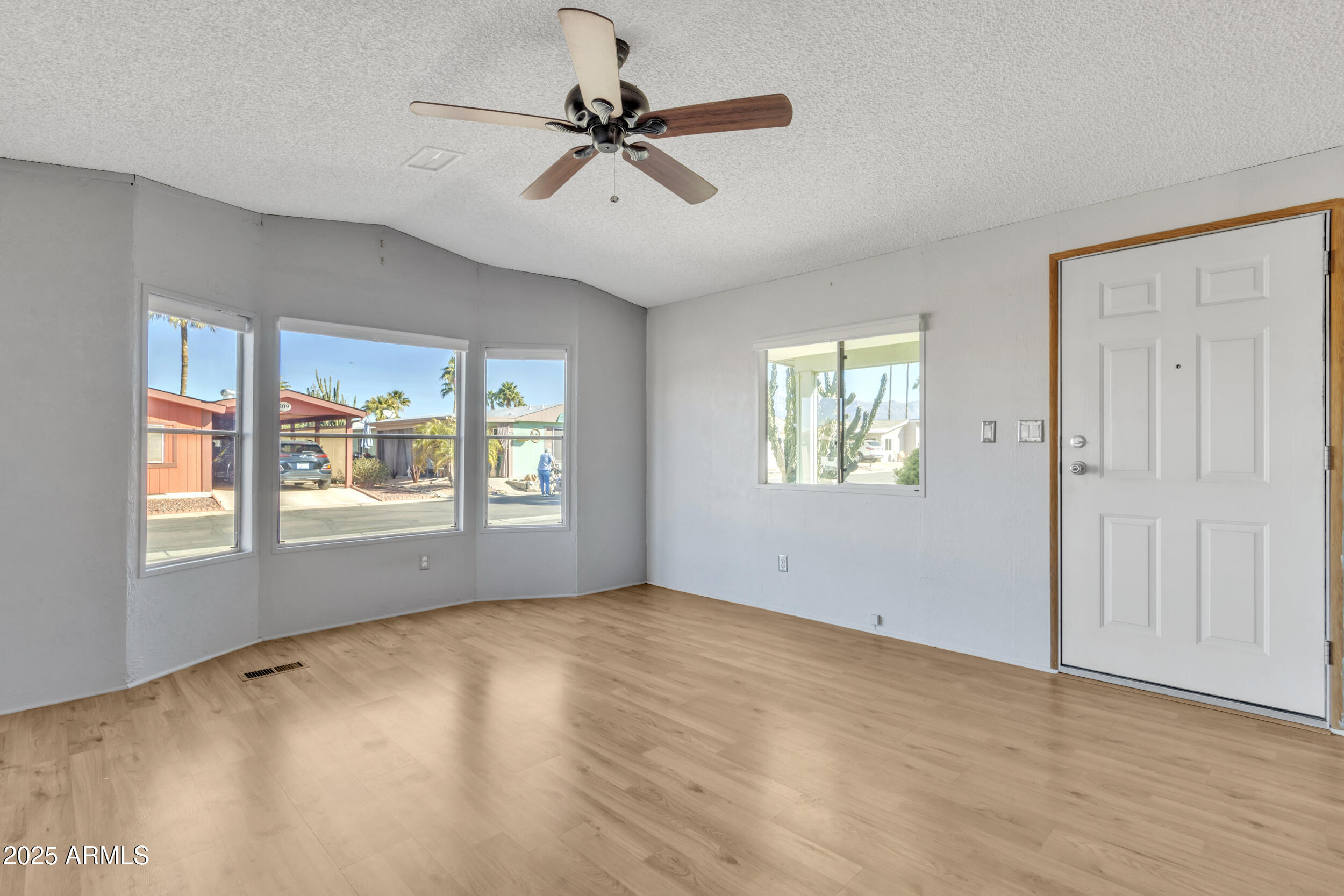 3500 South Tomahawk Road, Unit 178 Apache Junction, AZ 85119 - Photo 2 of 30 Living Room