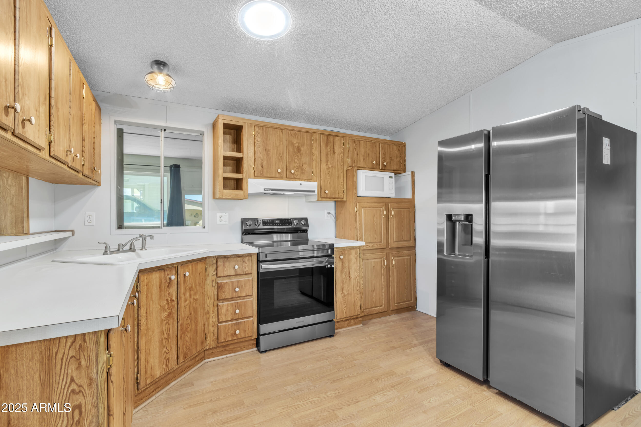 3500 South Tomahawk Road, Unit 178 Apache Junction, AZ 85119 - Photo 4 of 30 Kitchen