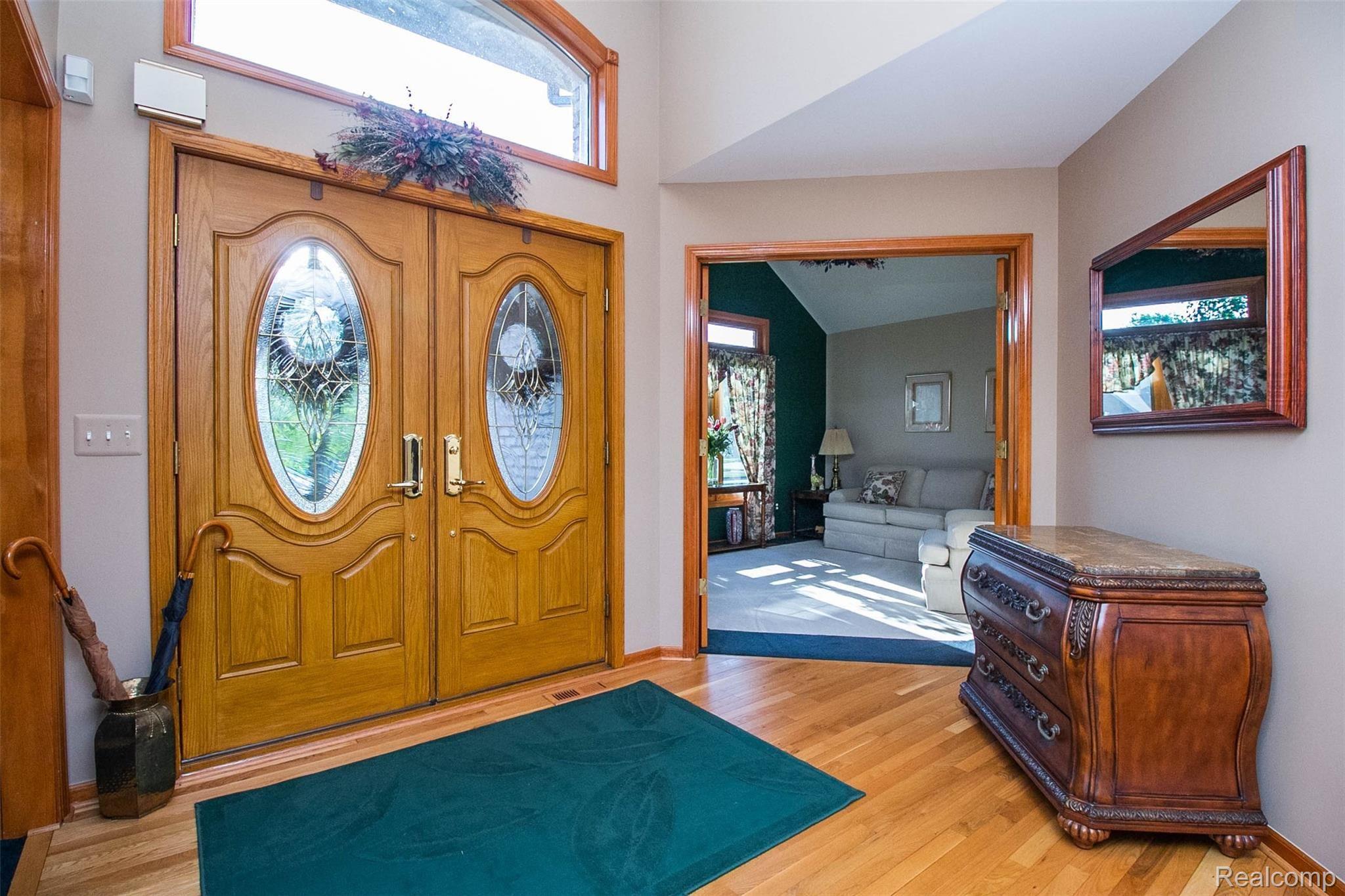 46738 West Ridge Drive Macomb, MI 48044 - Photo 5 of 54 6.jpg