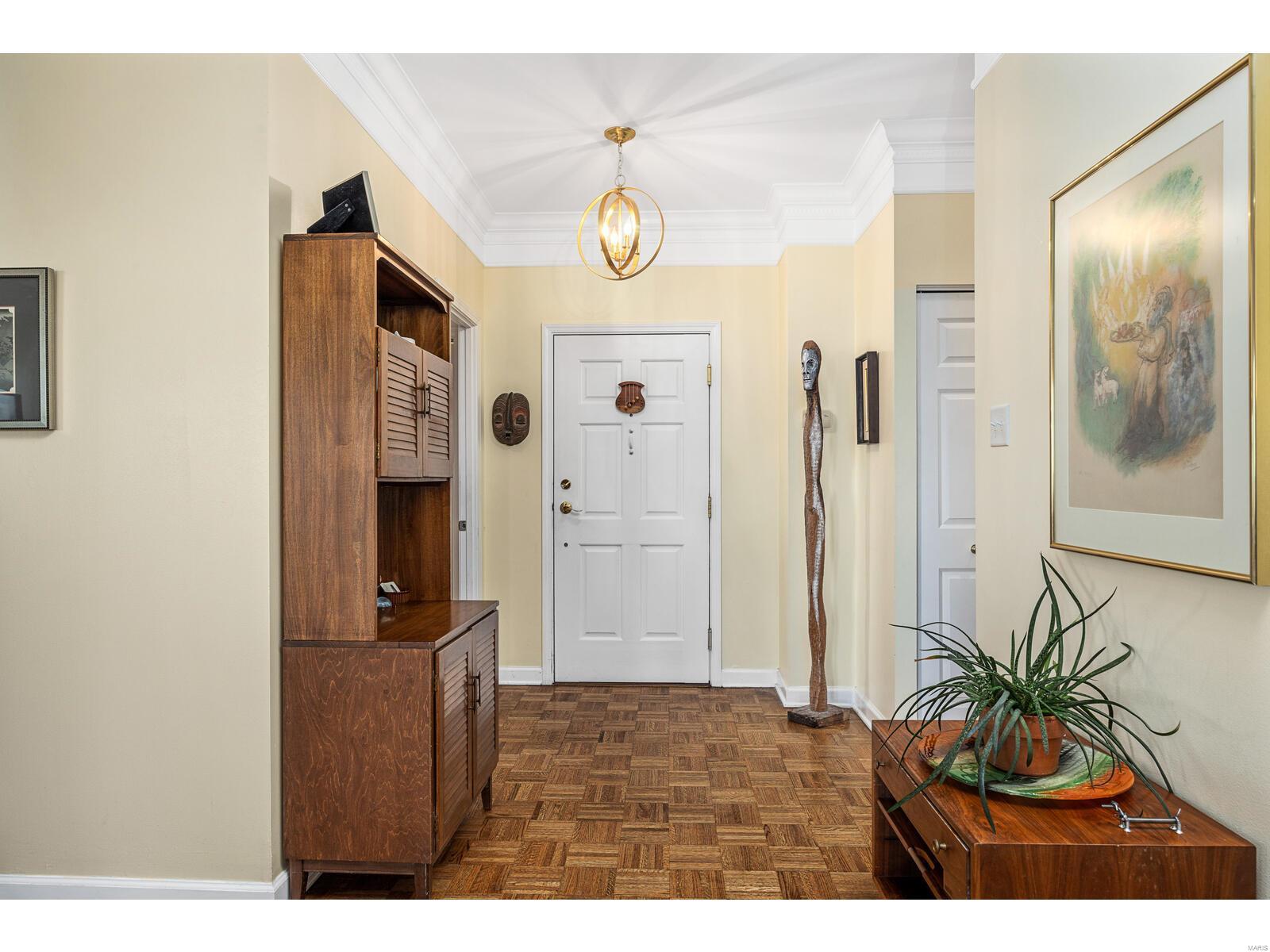 816 South Hanley Road, Unit 14D Clayton, MO 63105 - Photo 13 of 22 Gallery Image 13