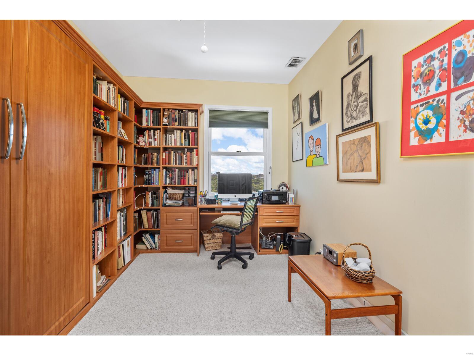 816 South Hanley Road, Unit 14D Clayton, MO 63105 - Photo 14 of 22 Gallery Image 14