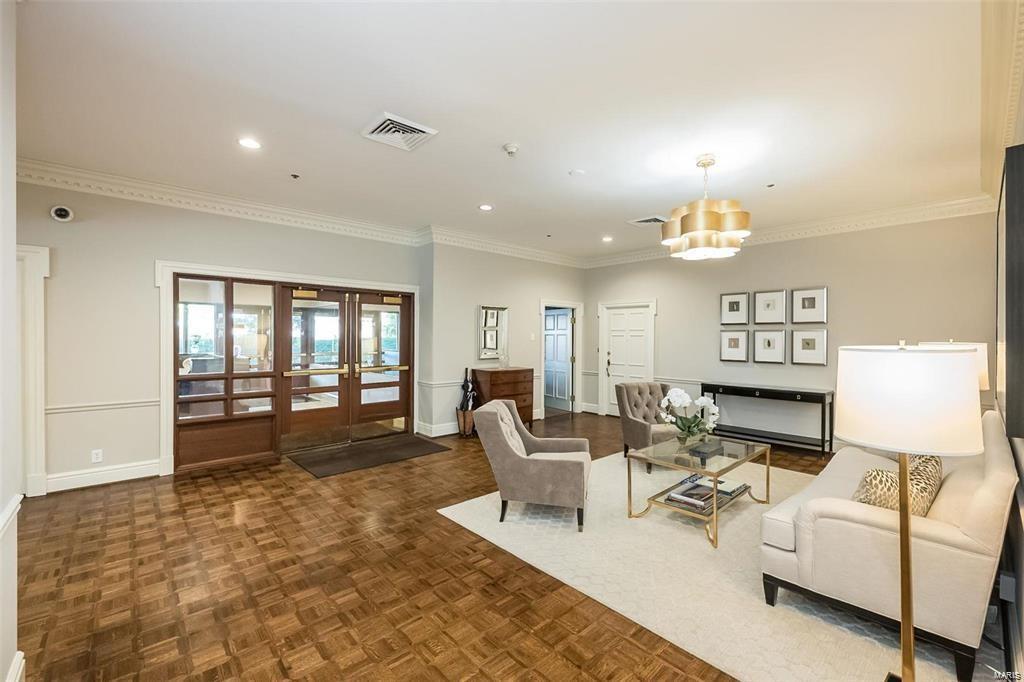 816 South Hanley Road, Unit 14D Clayton, MO 63105 - Photo 20 of 22 Gallery Image 20