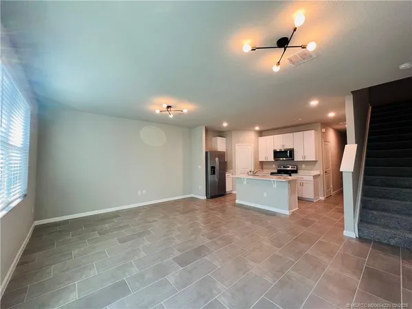 $2,500 | 3913 Mentmore Lane, Stuart, FL 34997