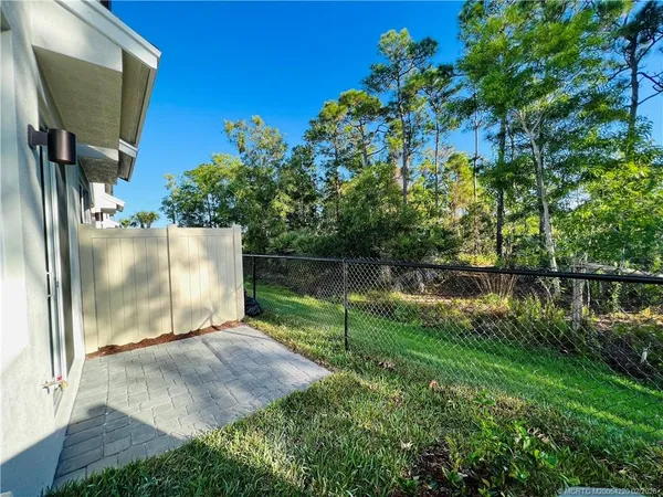 $2,500 | 3913 Mentmore Lane, Stuart, FL 34997