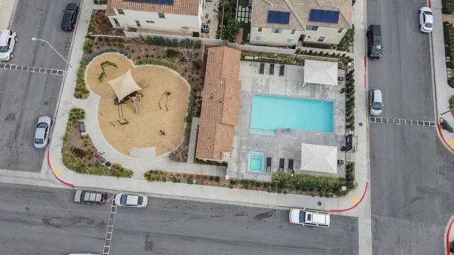 $465,000 | 477 North Beechwood Avenue, Unit 183, Rialto, CA 92376