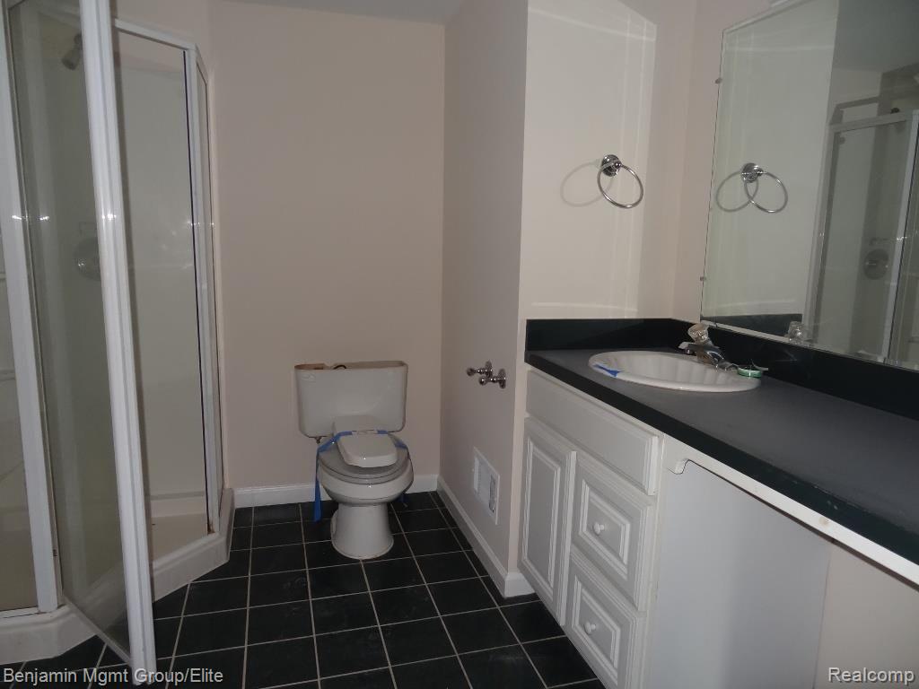 1738 Ridge Road White Lake, MI 48383 - Photo 18 of 20 DSC03045.jpg