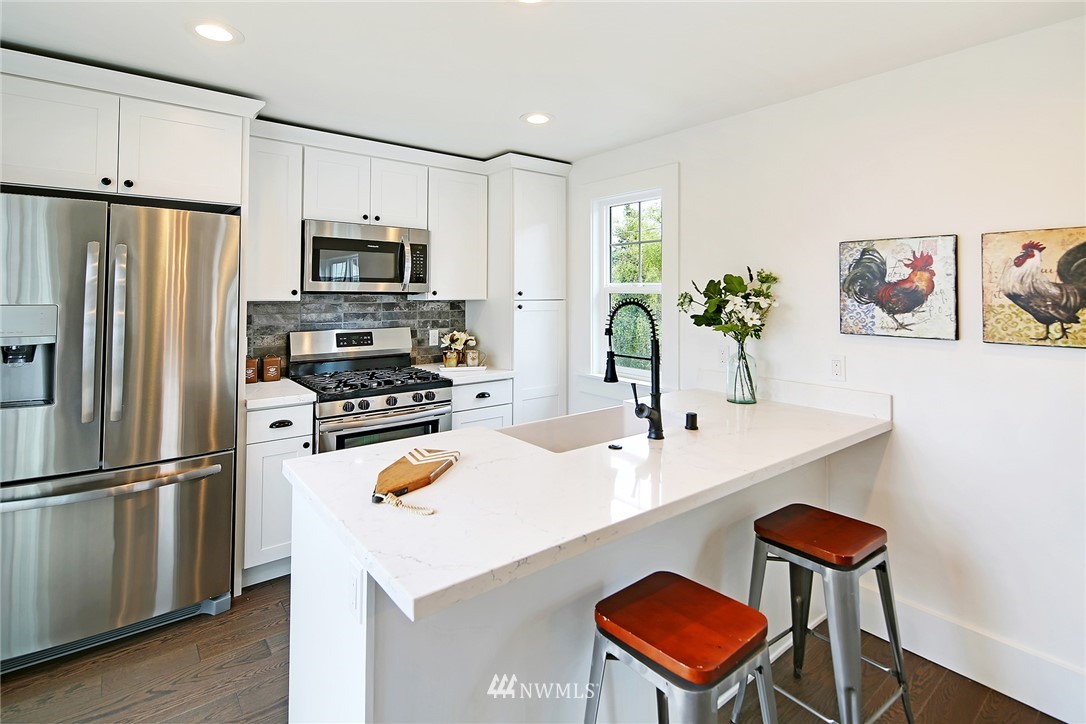 5012 40th Avenue Southwest Seattle, WA 98136 - Photo 11 of 29 Gallery Image 11
