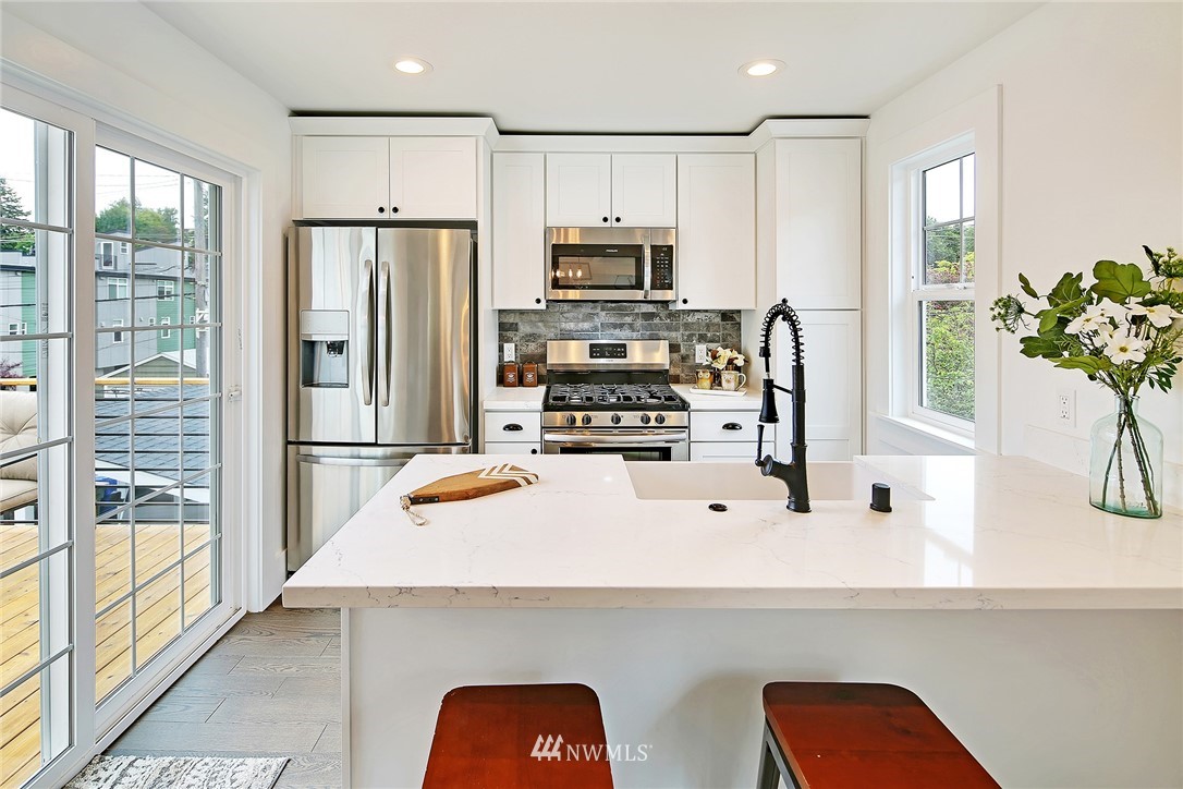 5012 40th Avenue Southwest Seattle, WA 98136 - Photo 12 of 29 Gallery Image 12