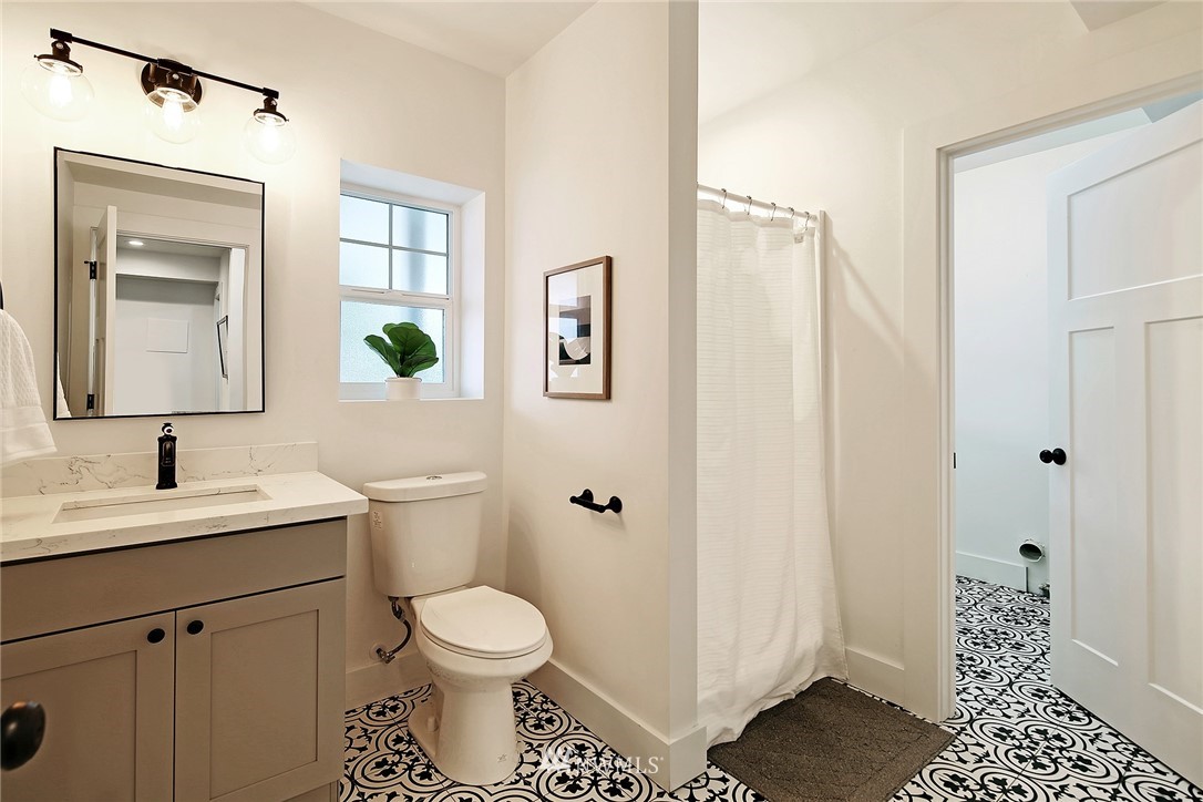 5012 40th Avenue Southwest Seattle, WA 98136 - Photo 22 of 29 Gallery Image 22