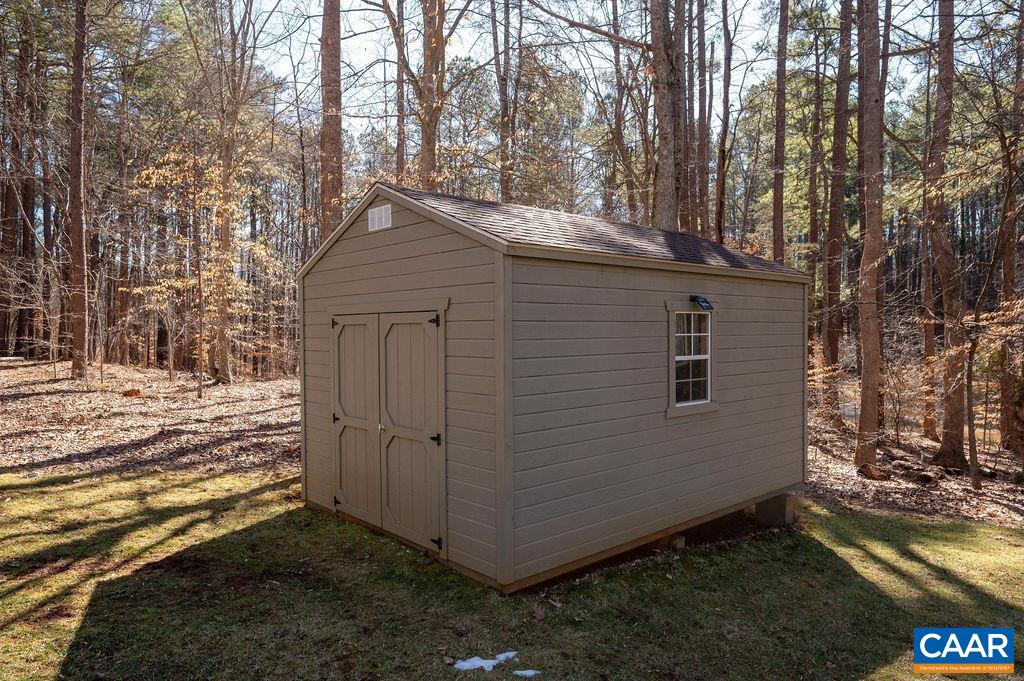 1205 Hunters Ridge Road Earlysville, VA 22936 - Photo 29 of 35 a backyard of a house