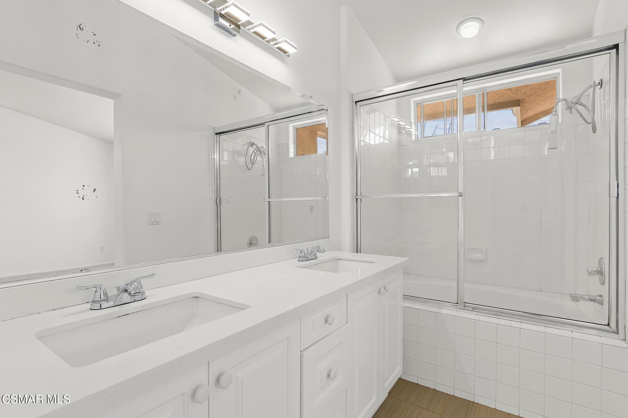 495 Novara Way Oak Park, CA 91377 - Photo 16 of 26 Primary bath