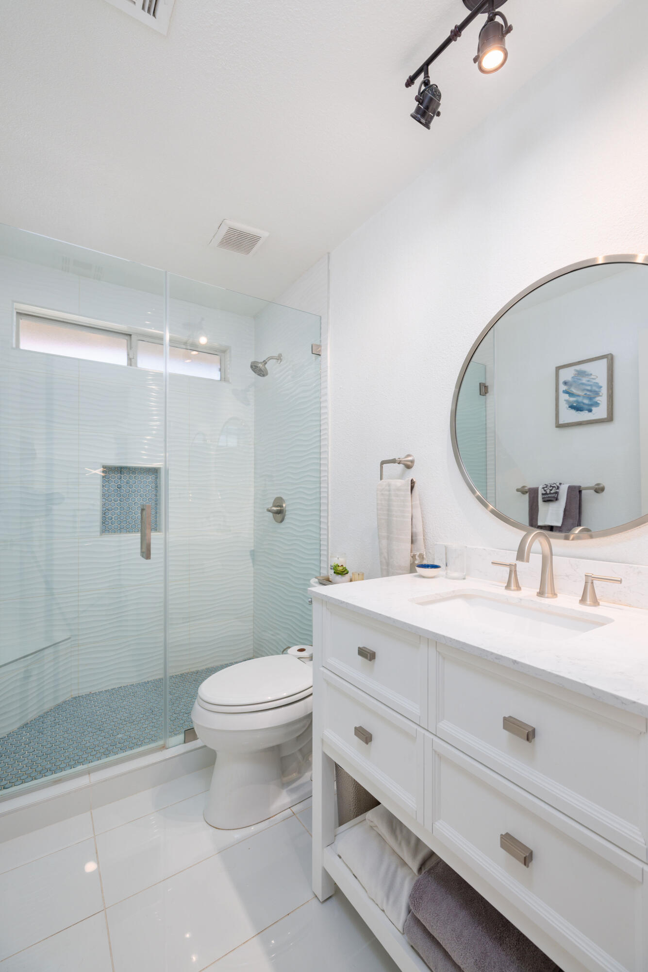 67395 Rango Road Cathedral City, CA 92234 - Photo 21 of 36 a bathroom with a sink toilet and shower
