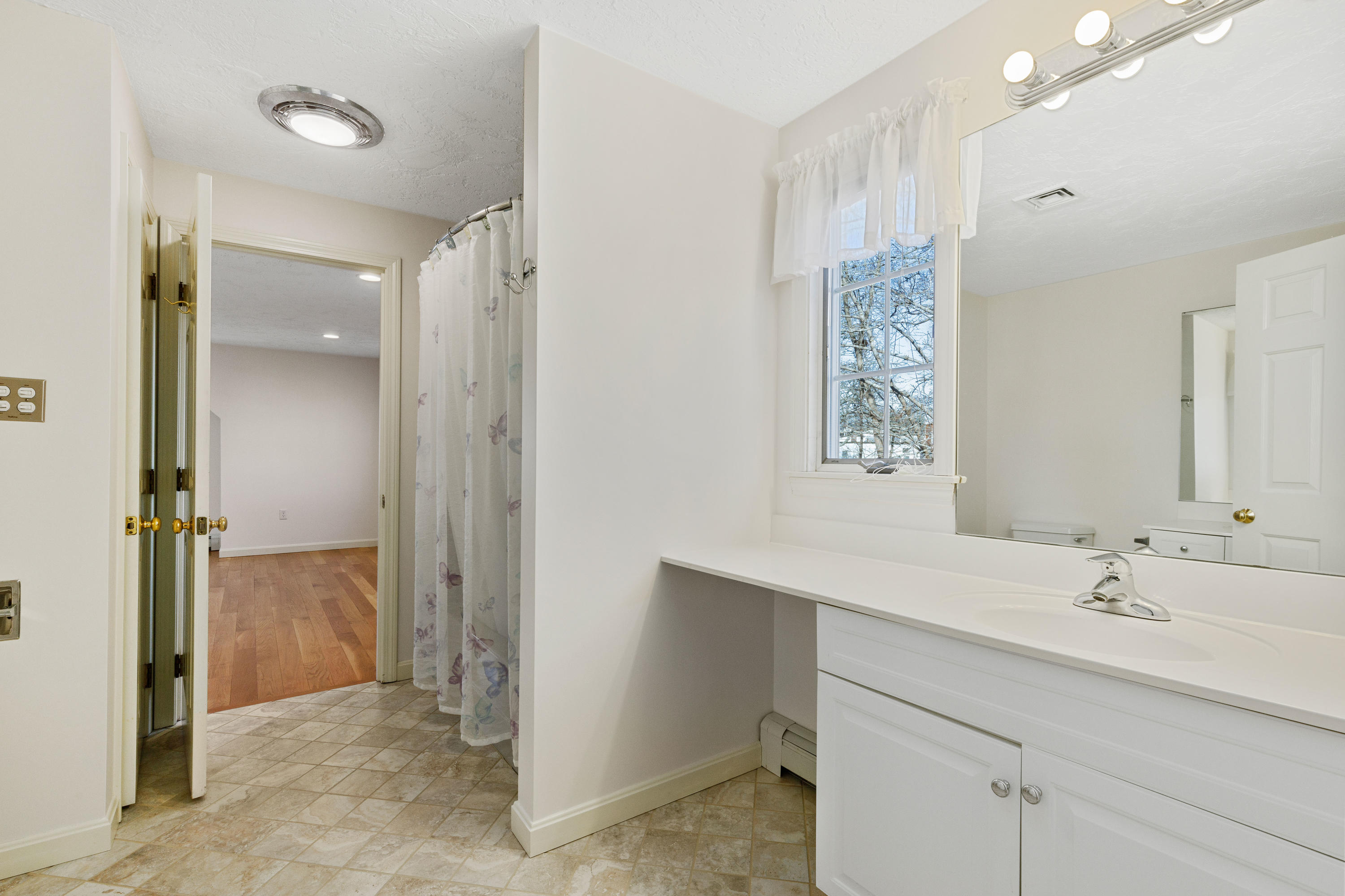 38 Parker Road Osterville, MA 02655 - Photo 29 of 58 Shared Full Bath