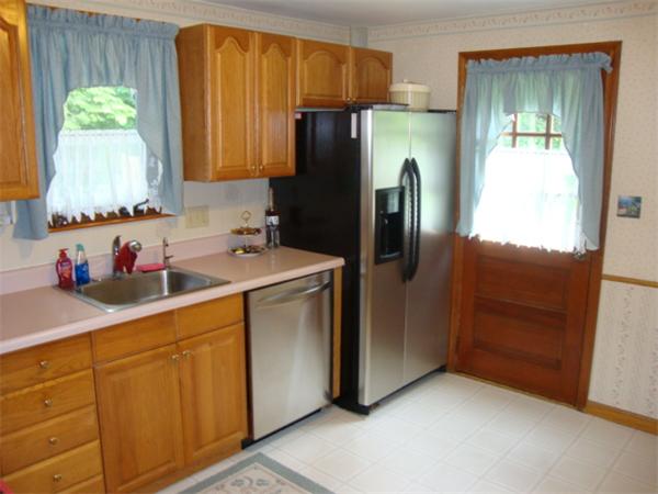 8 Winslow Road Chelmsford, MA 01824 - Photo 4 of 27