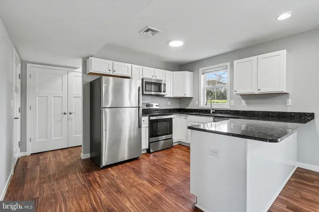 $2,500 | 120 Hart, Hershey, PA 17033