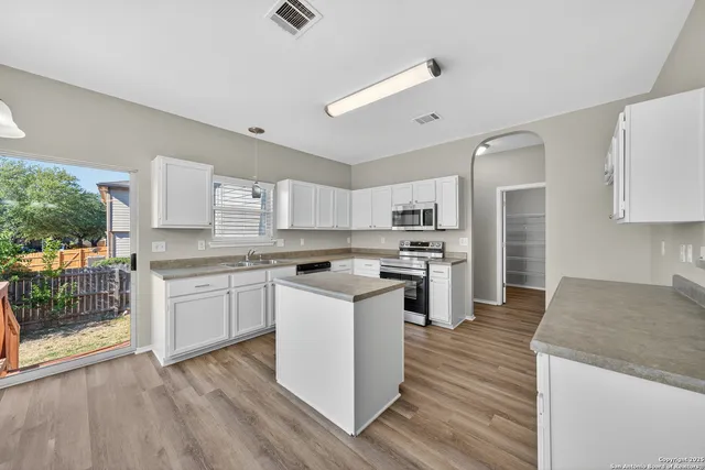 $1,800 | 108 Cirrus Cove, Cibolo, TX 78108