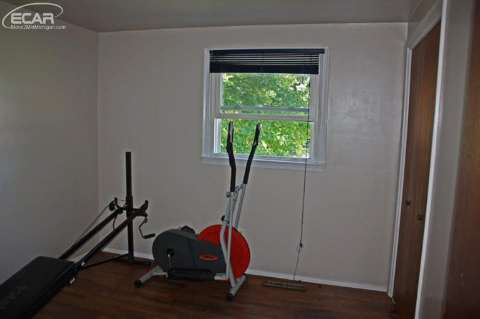 3257 Old Farm Road Flint, MI 48507 - Photo 14 of 18 20449480-13.JPG