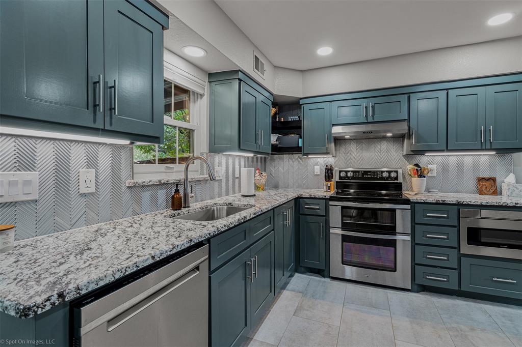 700 Silverstone Lane Irving, TX 75063 - Photo 10 of 28