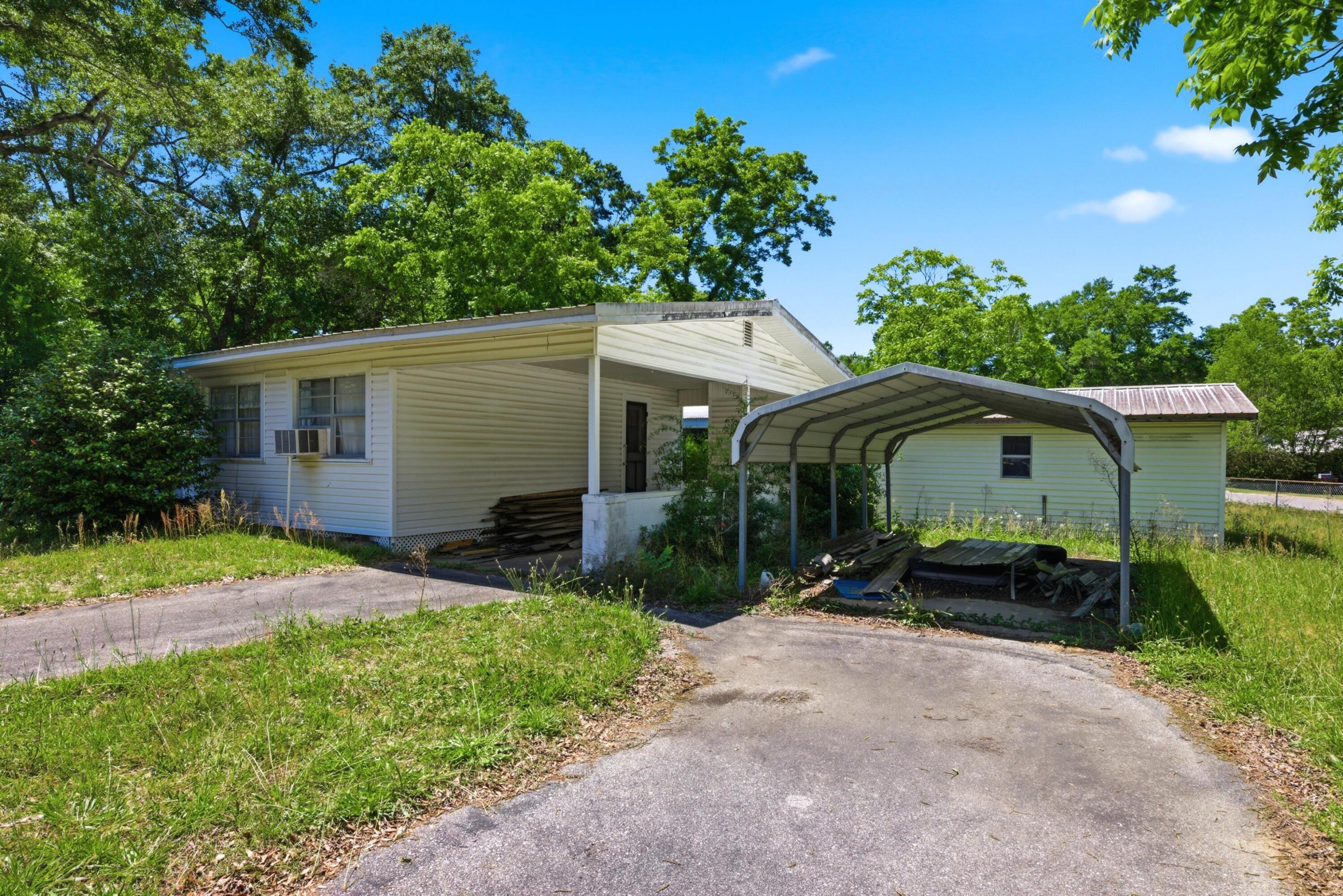 482 Bowers Avenue East Crestview, FL 32539 - Photo 2 of 29