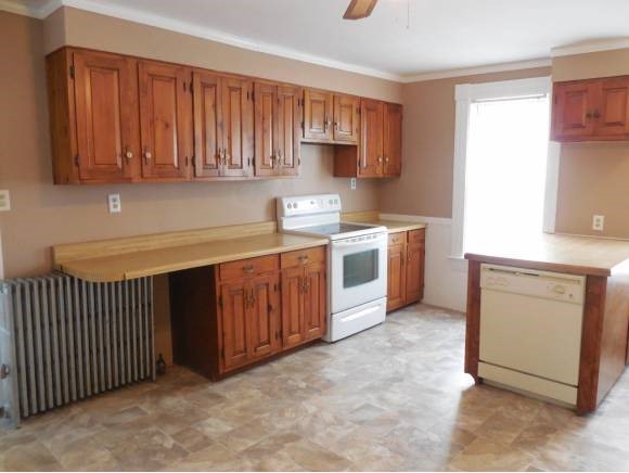 210 Goffstown Road Manchester, NH 03102 - Photo 3 of 18