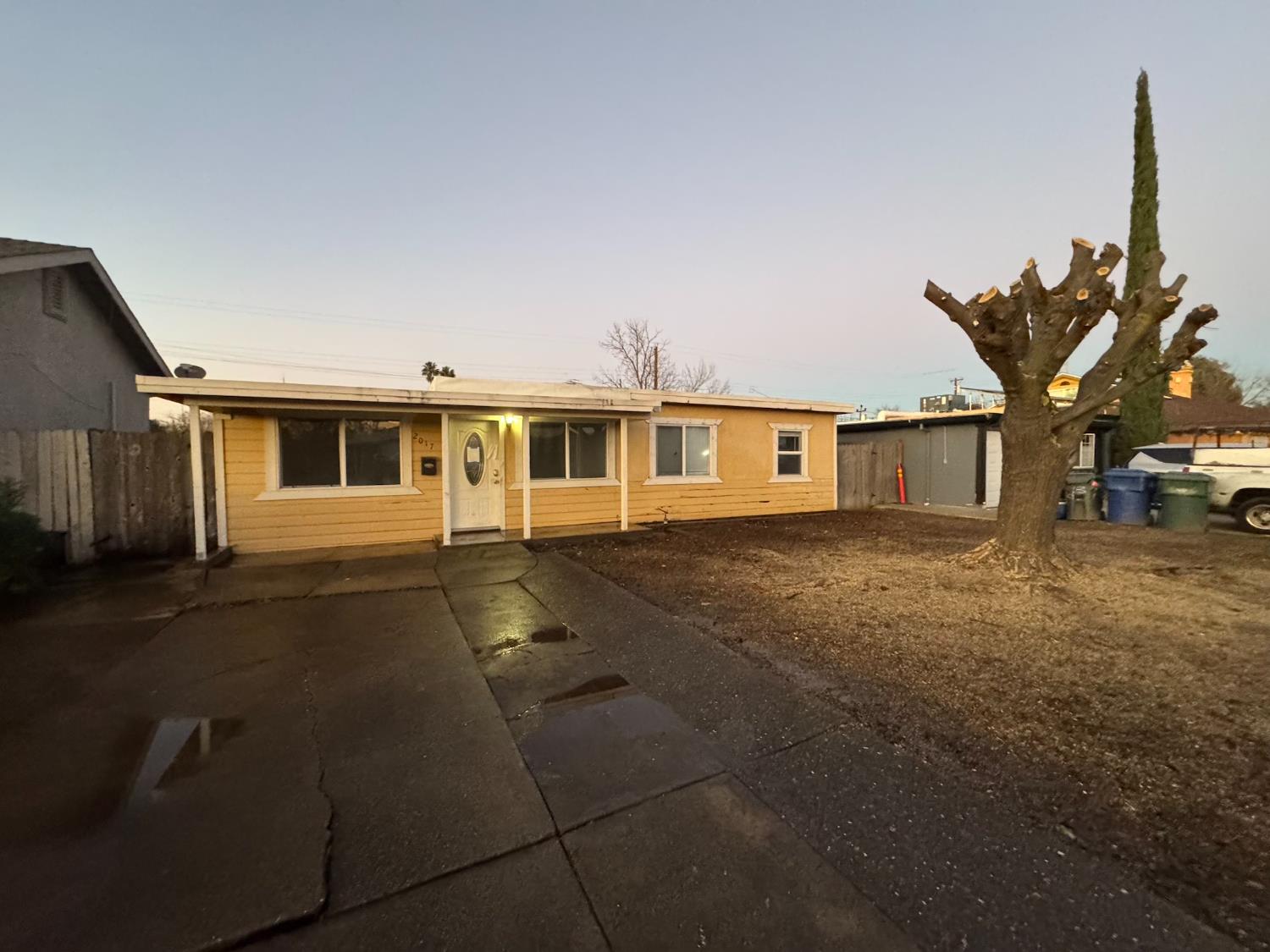 2017 Robert Way Sacramento, CA 95825 - Photo 3 of 16