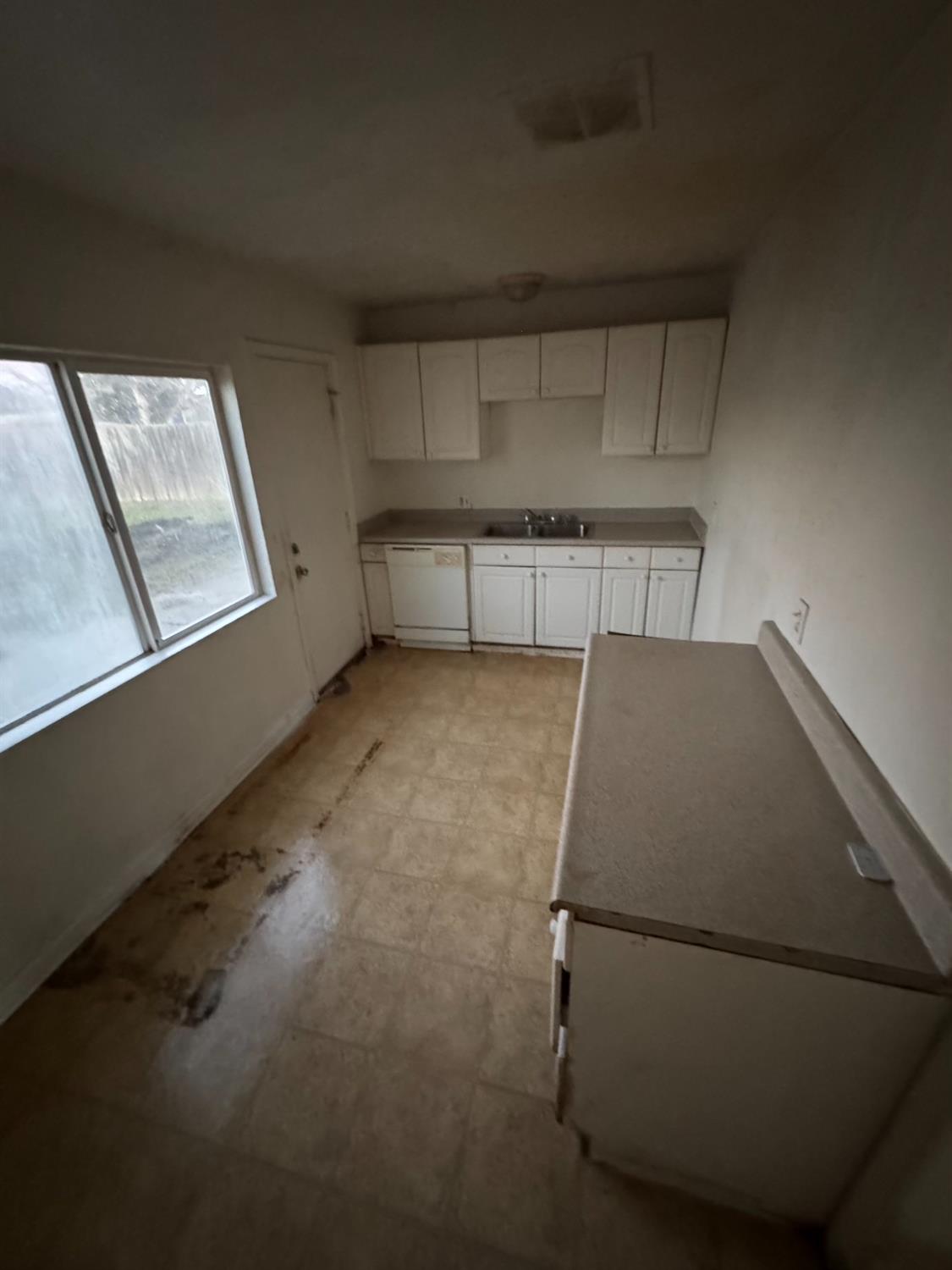 2017 Robert Way Sacramento, CA 95825 - Photo 6 of 16