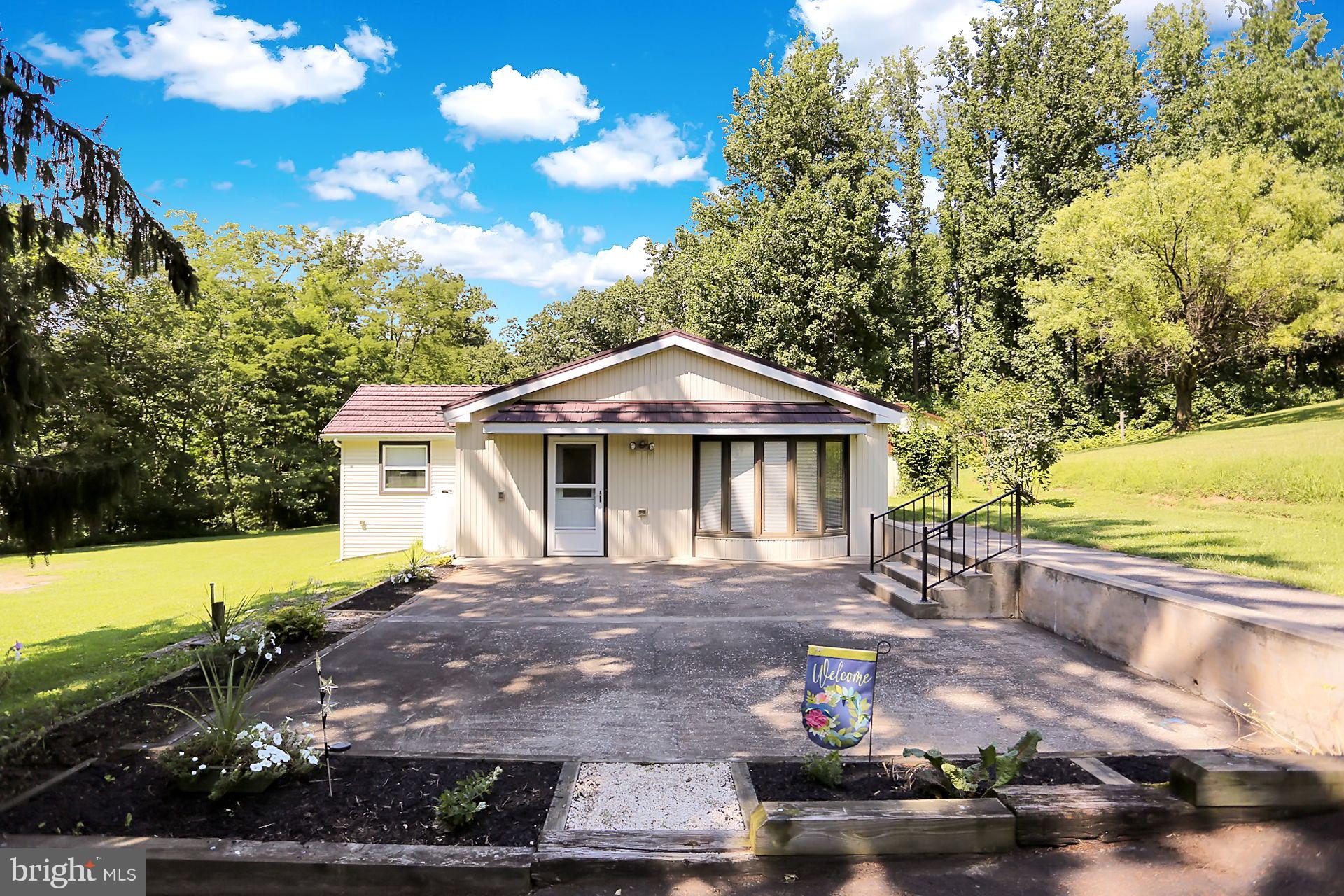 42 Fox S Road Mertztown, PA 19539 - Photo 2 of 26 Gallery Image 2