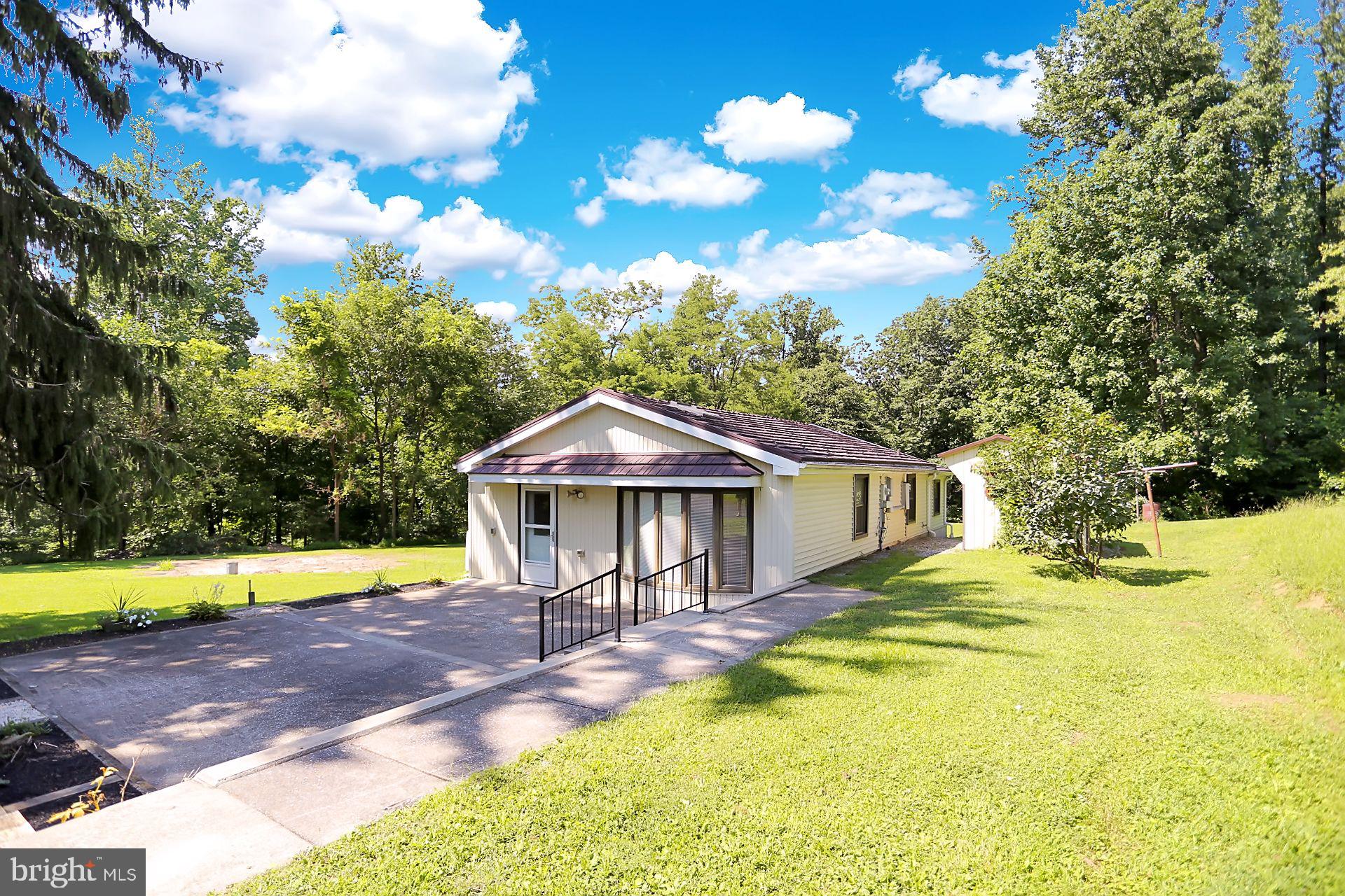 42 Fox S Road Mertztown, PA 19539 - Photo 3 of 26 Gallery Image 3