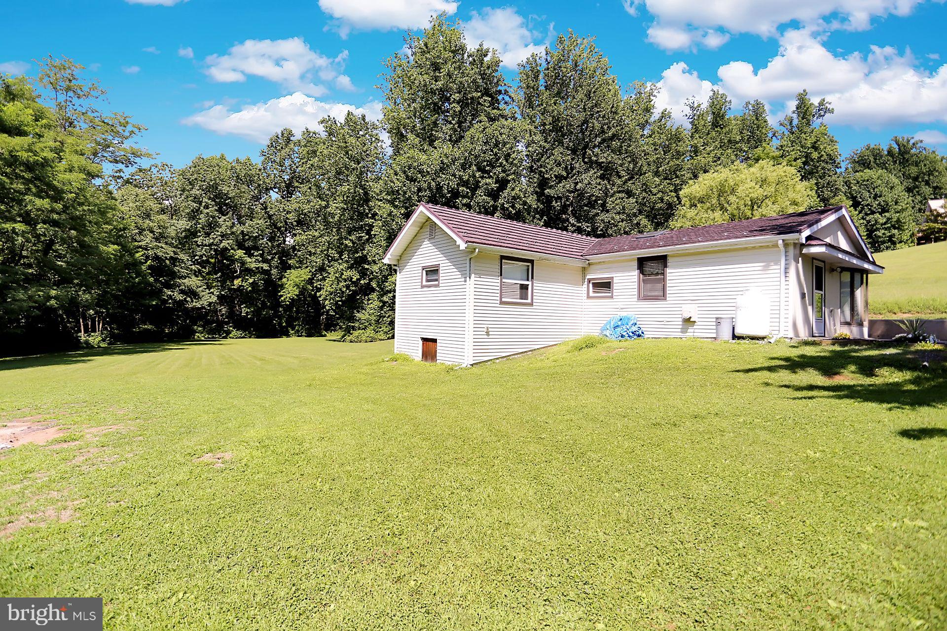 42 Fox S Road Mertztown, PA 19539 - Photo 4 of 26 Gallery Image 4