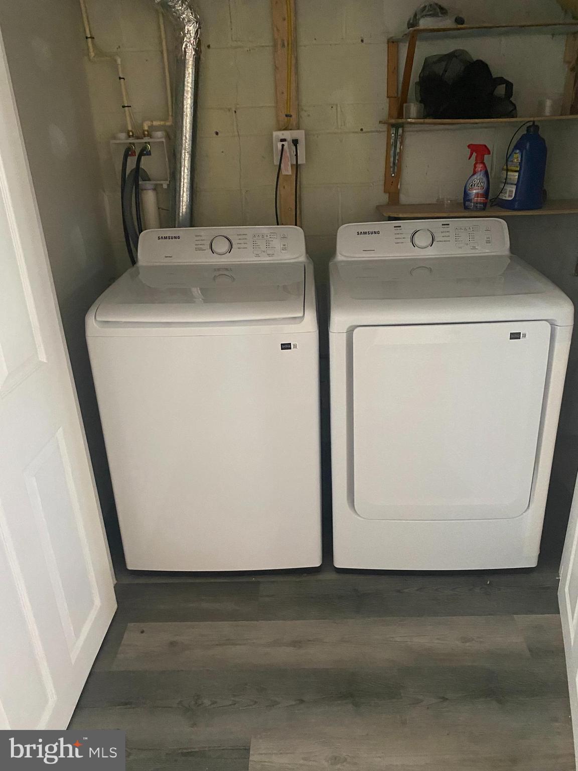 3643 Greenvale Road Baltimore, MD 21229 - Photo 14 of 23 a utility room with dryer and washer