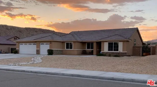 $560,000 | 17794 Cabazon Road, Apple Valley, CA 92307